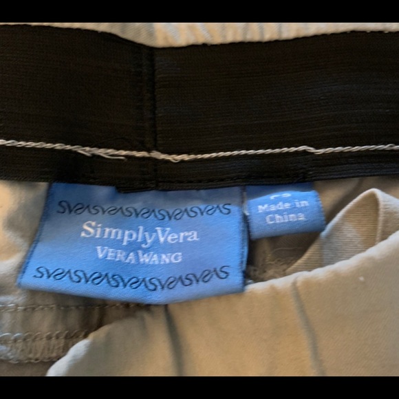 Vera Wang Capris - SP - Picture 4 of 6